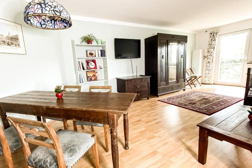 Apartment am Auensee mit großer Terrasse, Grill und Privat-Parkplatz Leipzig Exterior foto